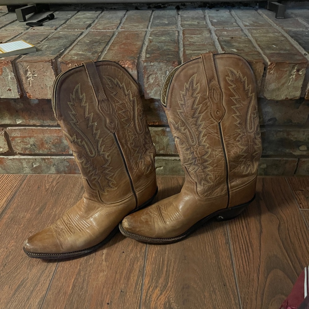 Old West Tan Cowboy Boots